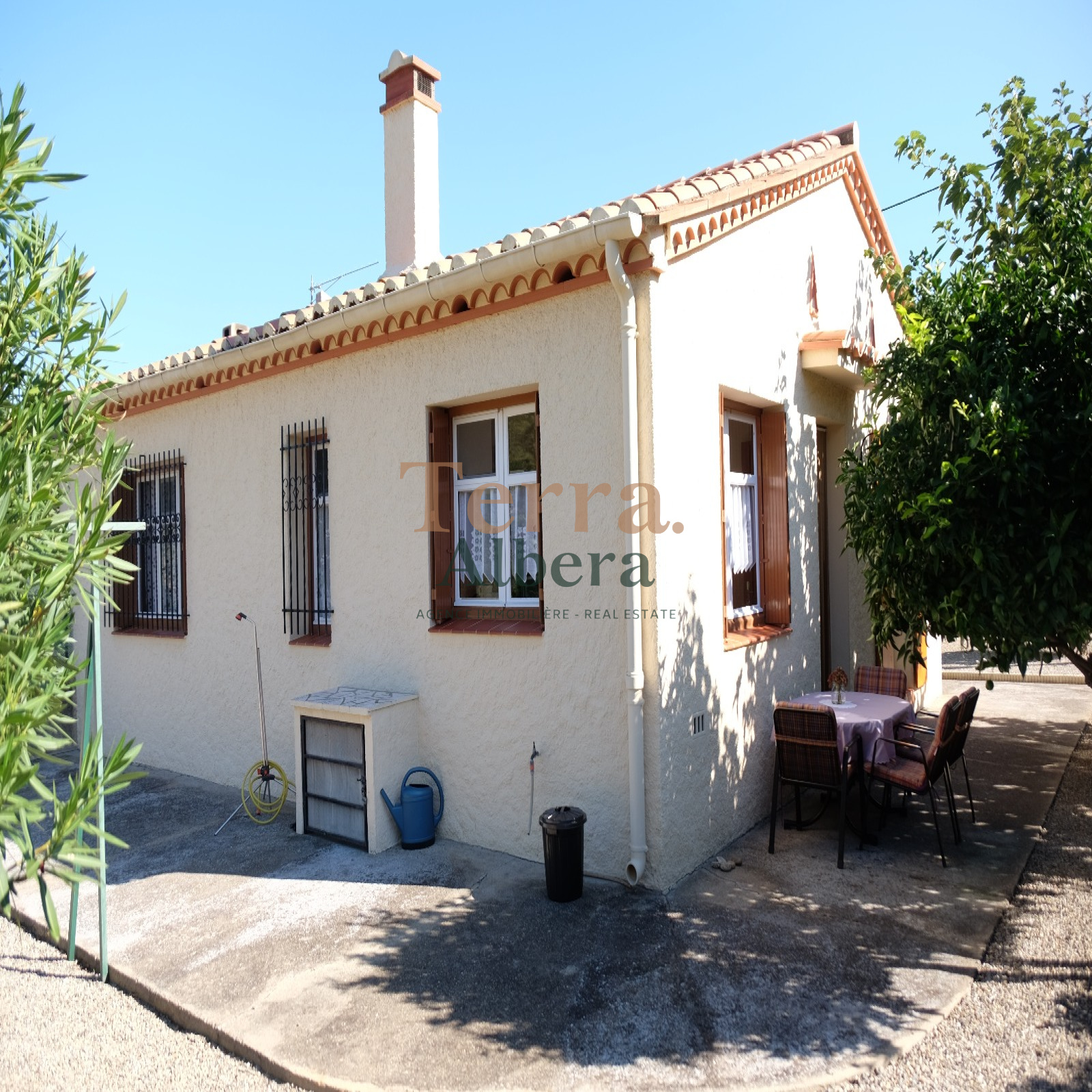 vente VENTE PETITE VILLA DE PLAIN PIED AVEC GARAGE
