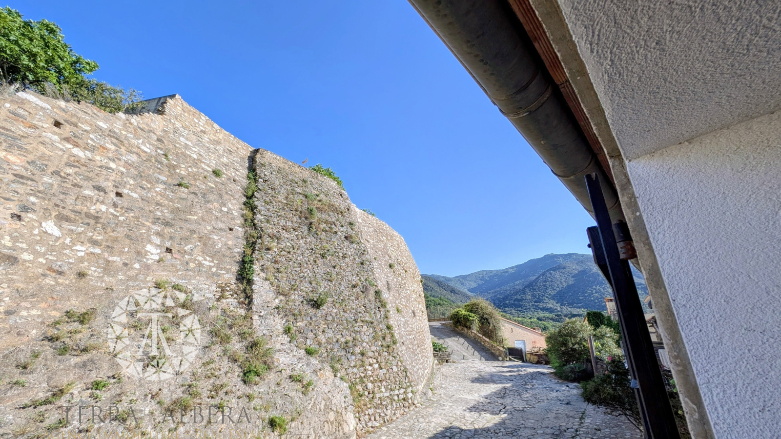 Image_18, Maison de village, Laroque-des-Albères, ref :V2094